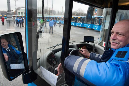 Moscow Mayor inspects new Mosgortrans buses