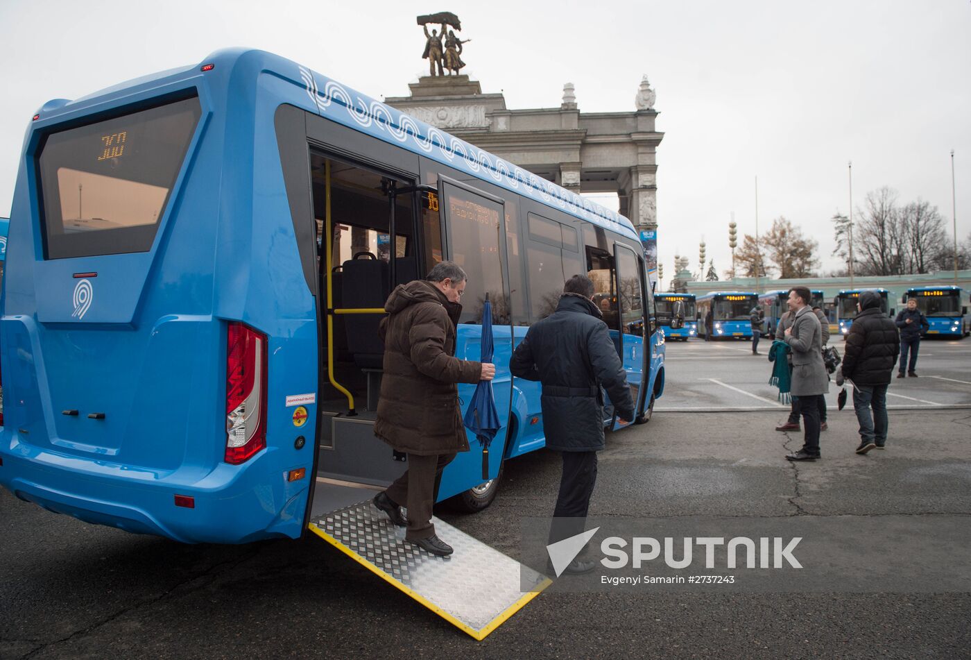 Moscow Mayor inspects new Mosgortrans buses