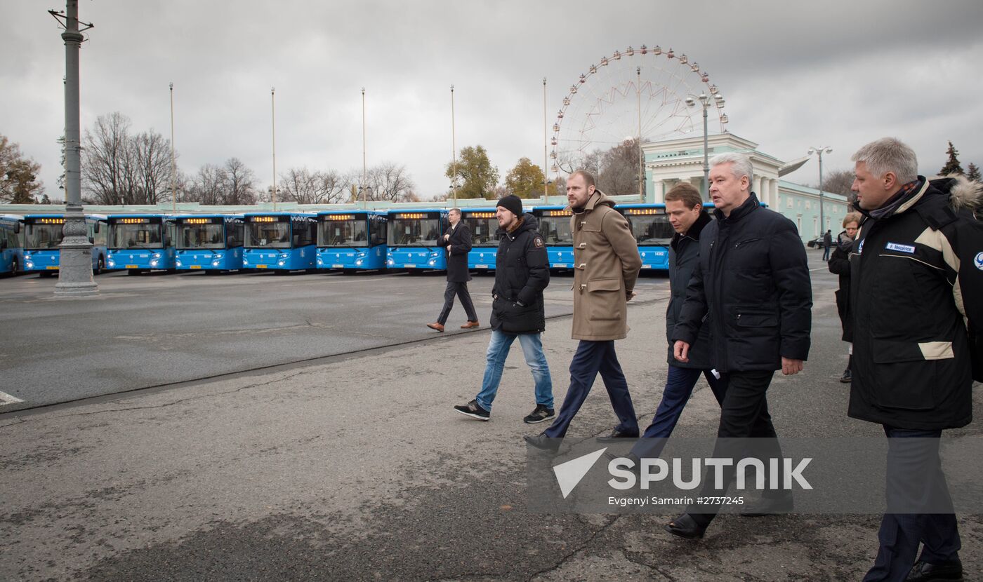 Moscow Mayor inspects new Mosgortrans buses