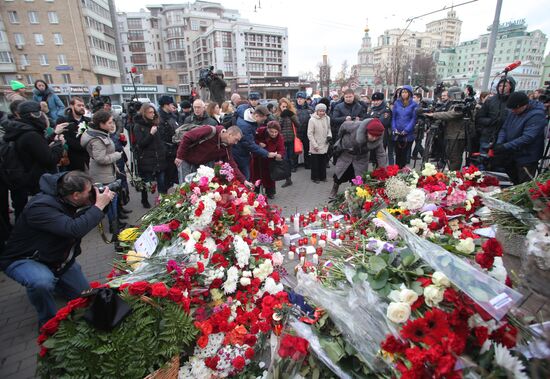 Flowers at French embassy in Moscow