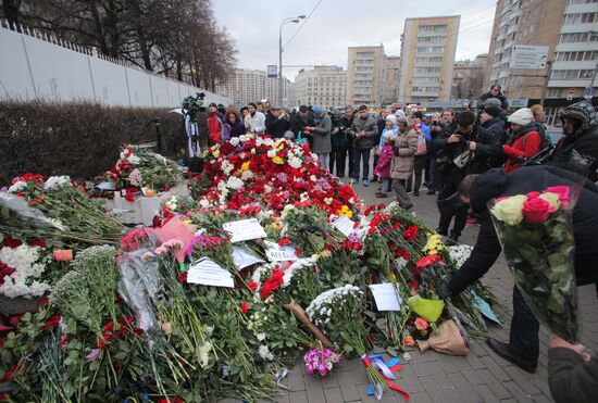 Flowers at French embassy in Moscow