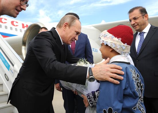 Russian President Vladimir Putin takes part in G20 summit in Turkey