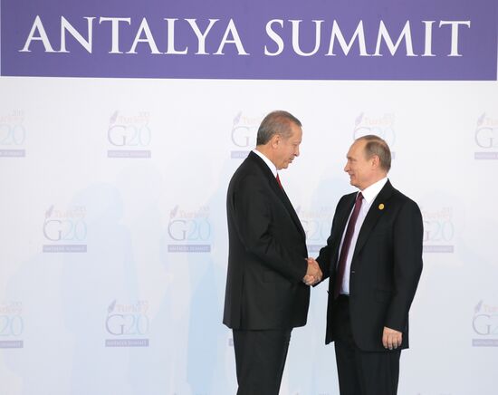 Vladimir Putin takes part in G20 summit in Turkey