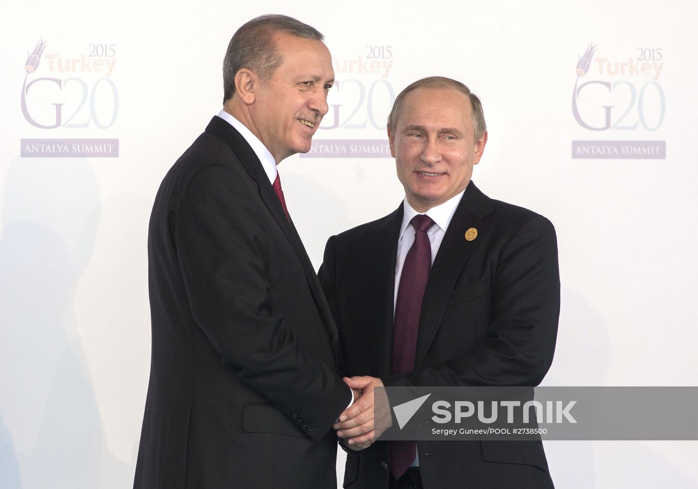 Vladimir Putin takes part in G20 summit in Turkey