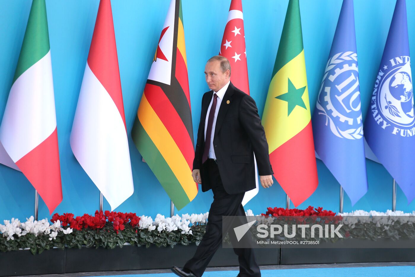 Vladimir Putin takes part in G20 summit in Turkey
