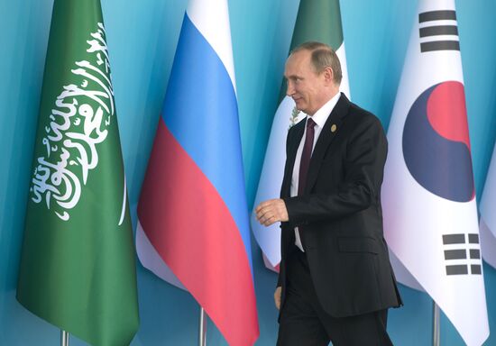 Vladimir Putin takes part in G20 summit in Turkey