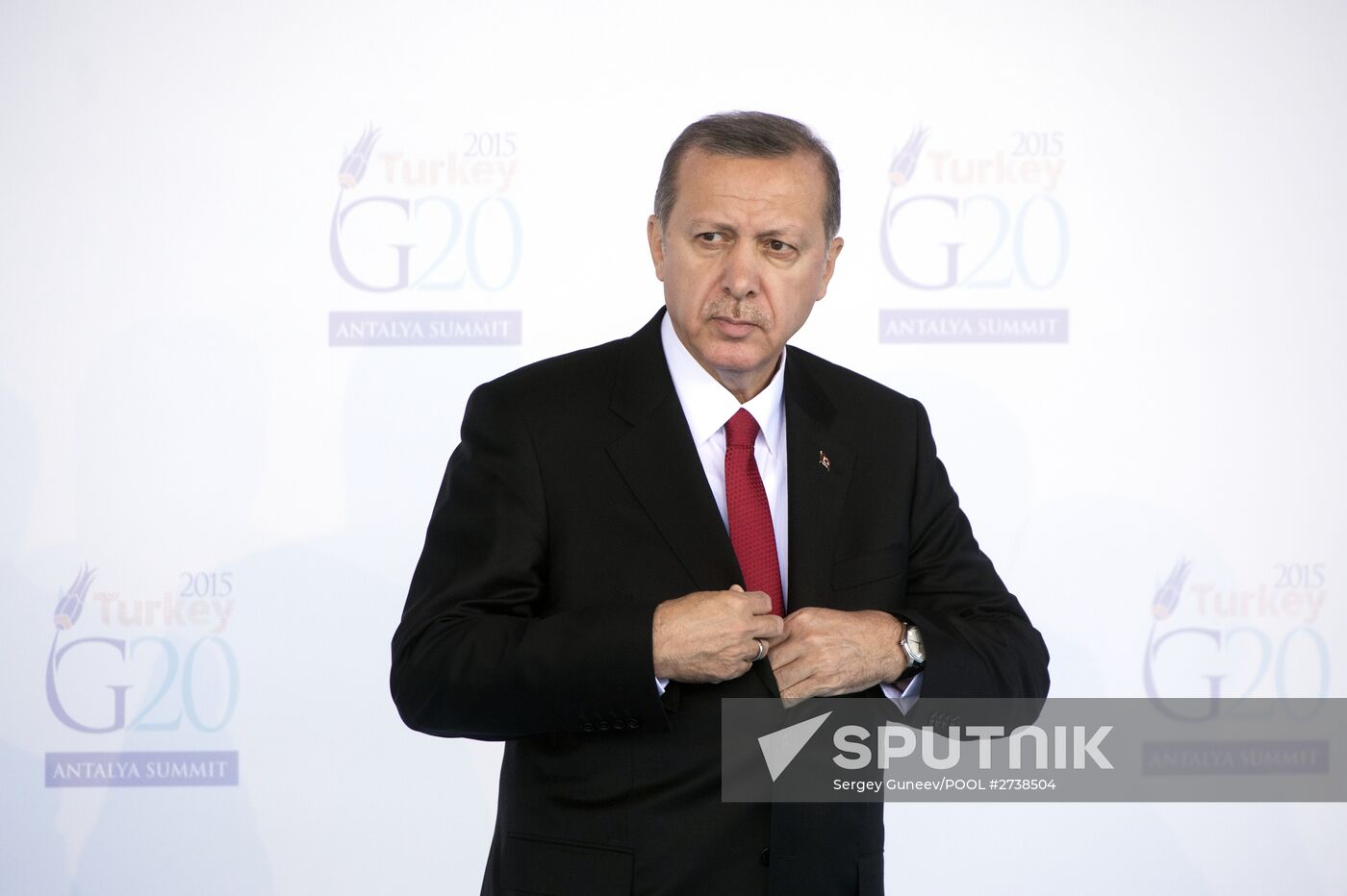 Vladimir Putin takes part in G20 summit in Turkey