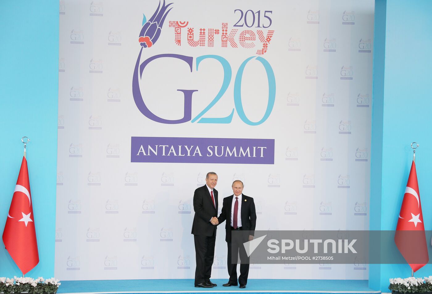 Vladimir Putin takes part in G20 summit in Turkey