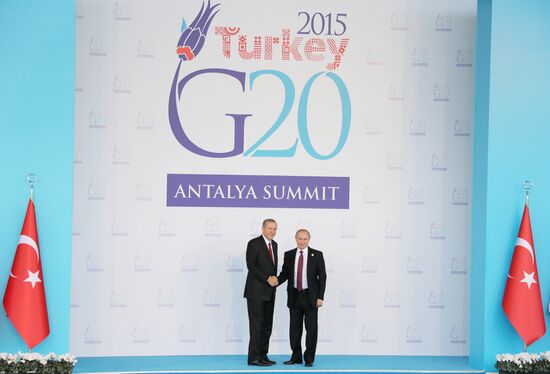Vladimir Putin takes part in G20 summit in Turkey