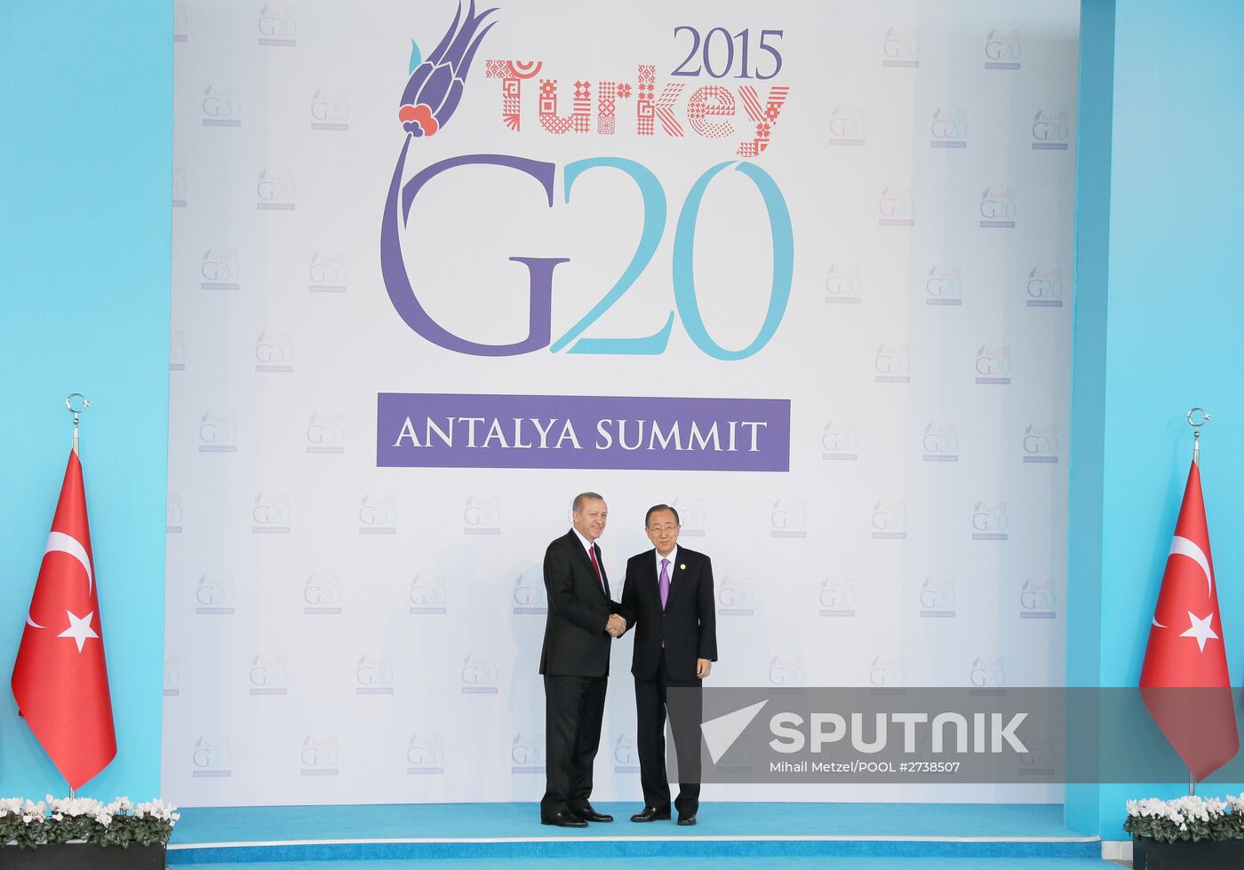 Vladimir Putin takes part in G20 summit in Turkey