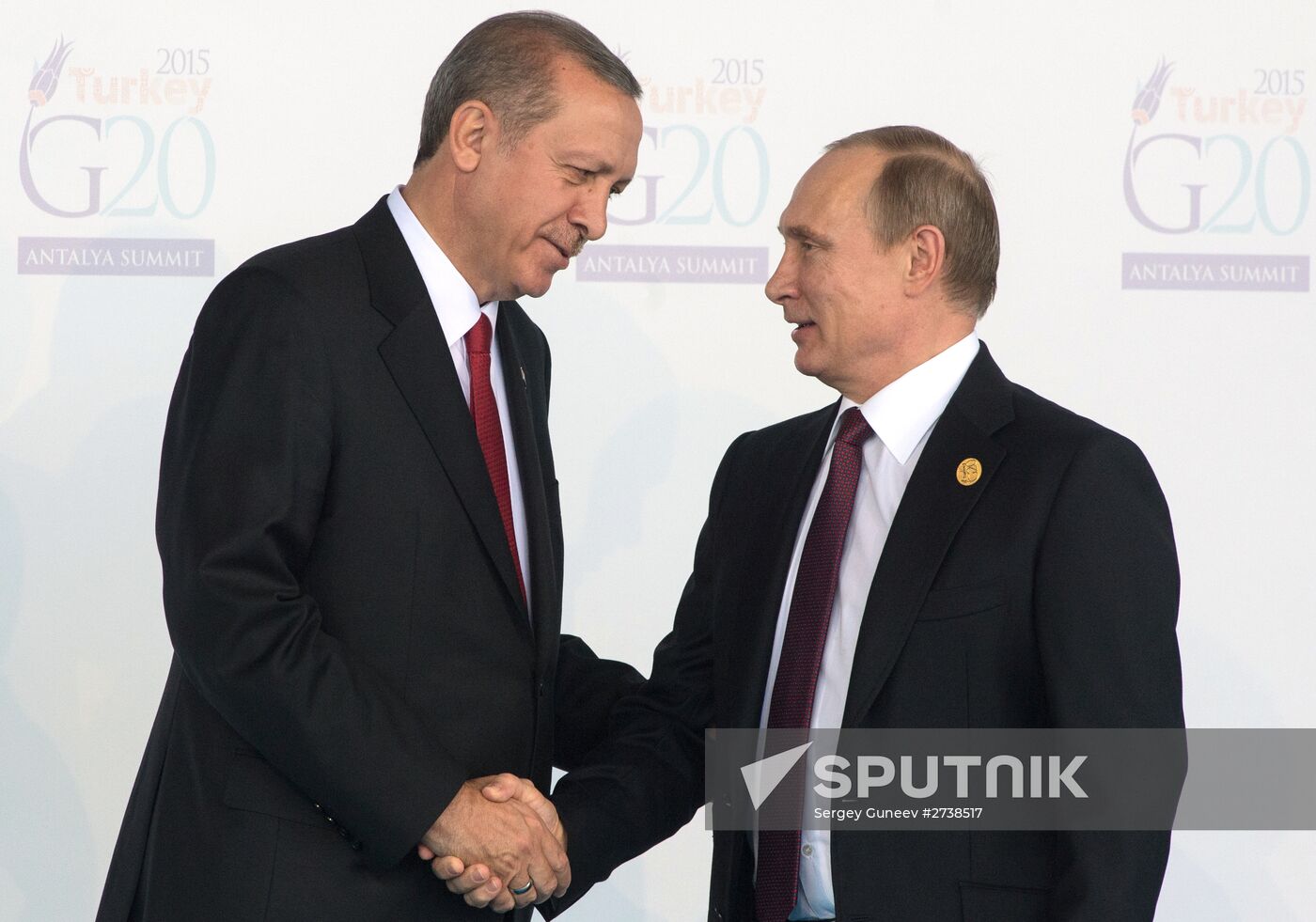 Vladimir Putin takes part in G20 summit in Turkey