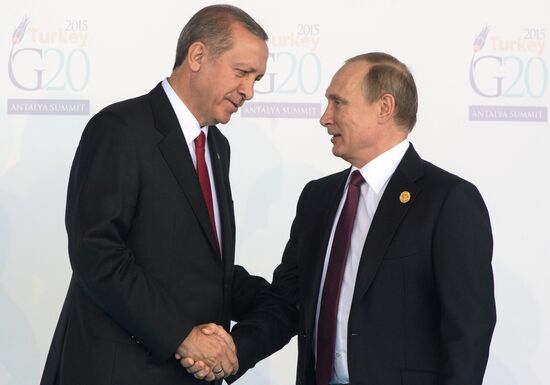 Vladimir Putin takes part in G20 summit in Turkey