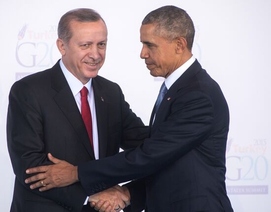Vladimir Putin takes part in G20 summit in Turkey