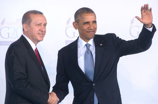Vladimir Putin takes part in G20 summit in Turkey