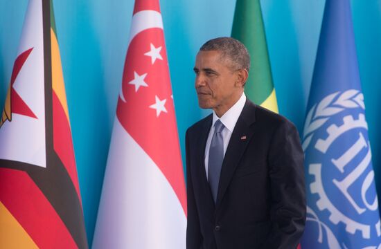 Vladimir Putin takes part in G20 summit in Turkey