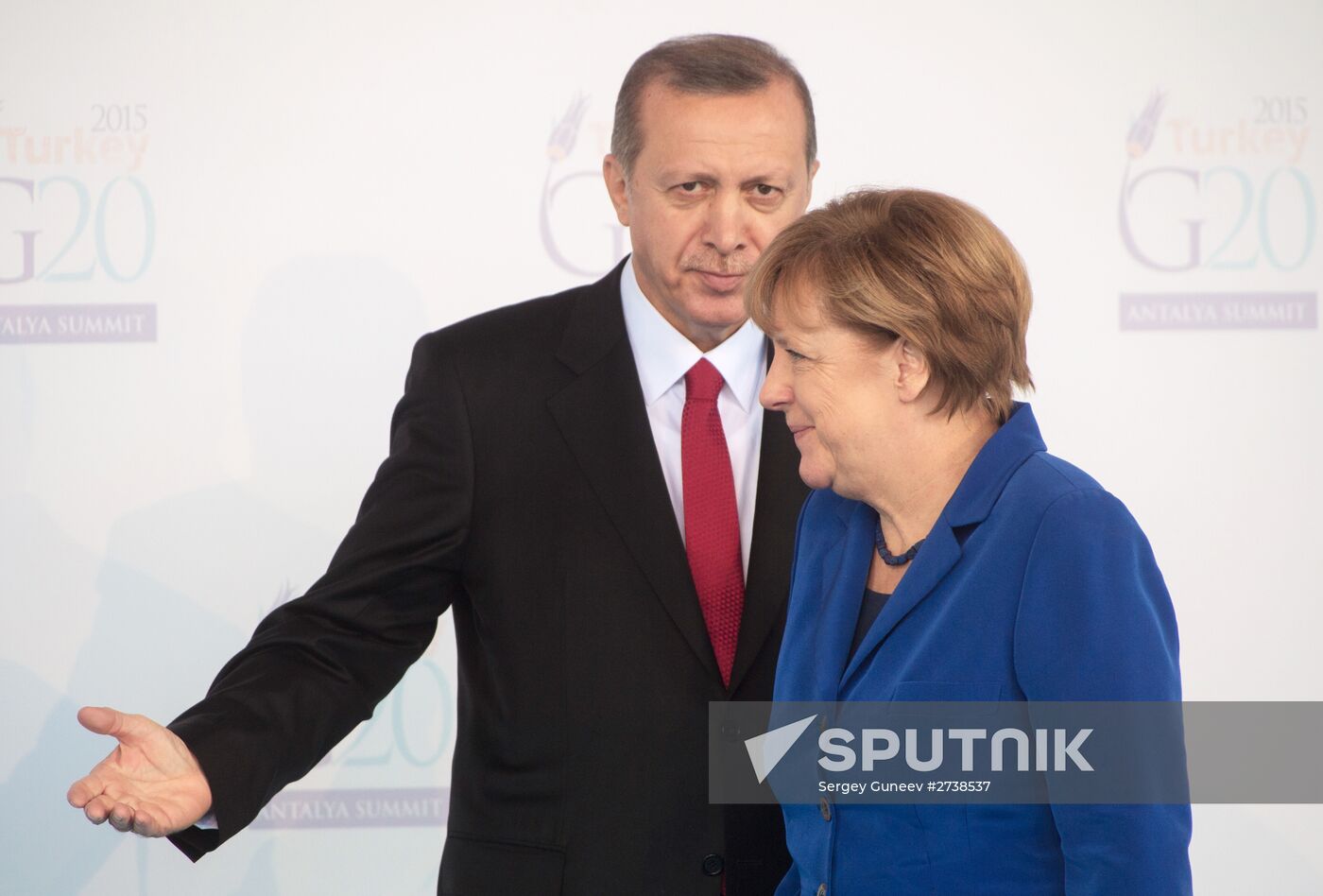 Vladimir Putin takes part in G20 summit in Turkey