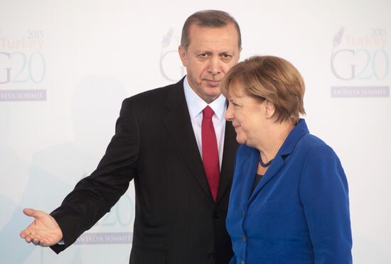 Vladimir Putin takes part in G20 summit in Turkey