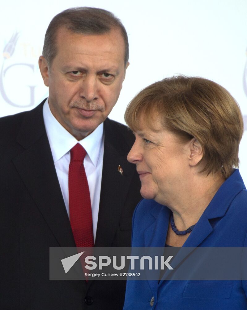 Vladimir Putin takes part in G20 summit in Turkey