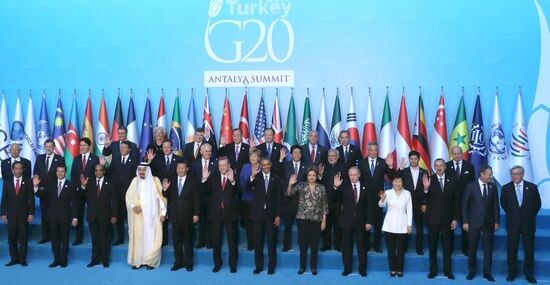 Vladimir Putin takes part in G20 summit in Turkey