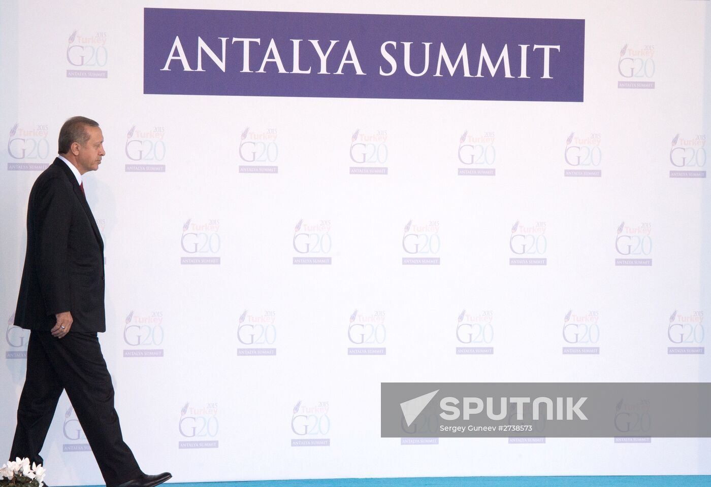 Vladimir Putin takes part in G20 summit in Turkey