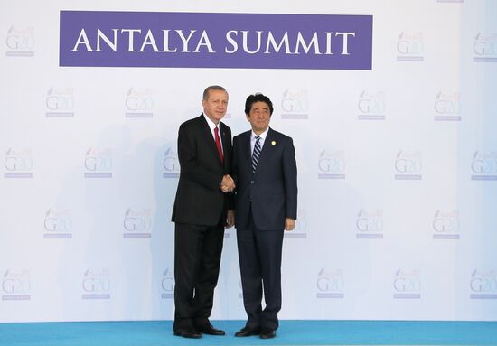 Vladimir Putin takes part in G20 summit in Turkey