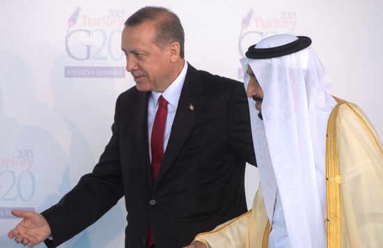 Vladimir Putin takes part in G20 summit in Turkey