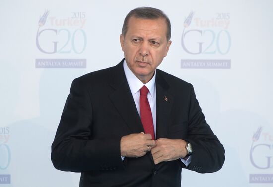 Vladimir Putin takes part in G20 summit in Turkey