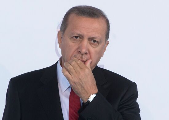 Vladimir Putin takes part in G20 summit in Turkey