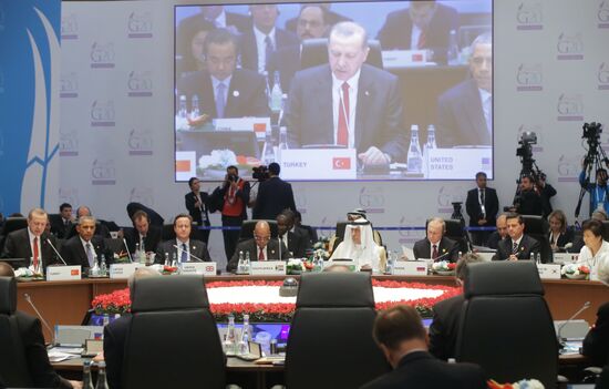 Vladimir Putin takes part in G20 summit in Turkey