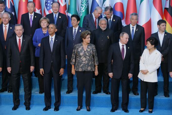 Vladimir Putin takes part in G20 summit in Turkey
