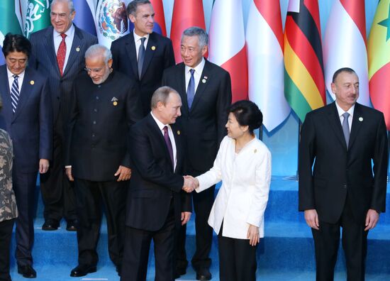 Vladimir Putin takes part in G20 summit in Turkey