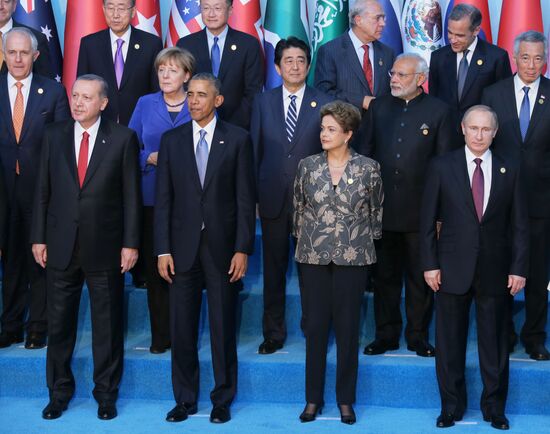 Vladimir Putin takes part in G20 summit in Turkey