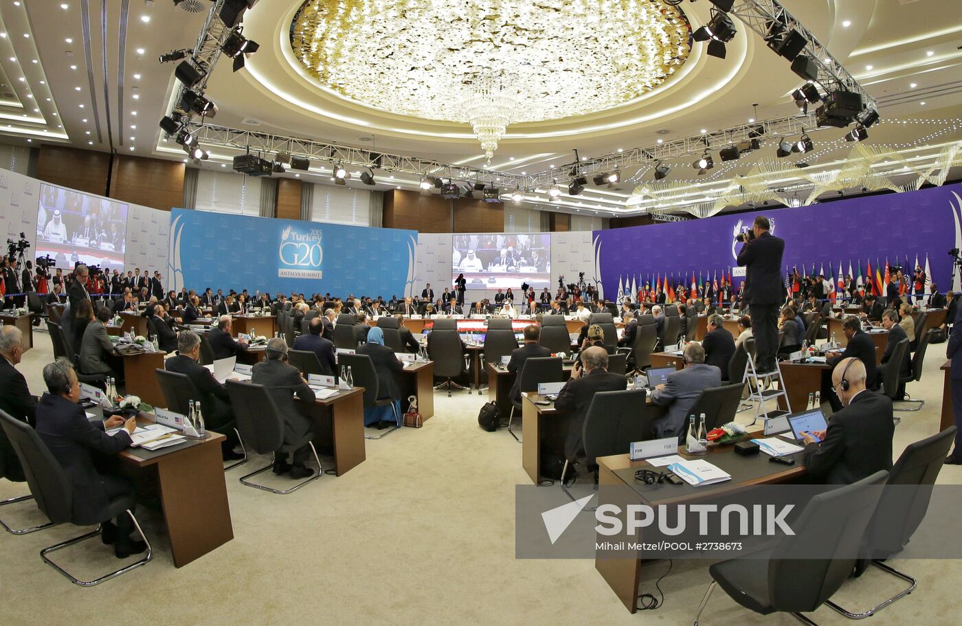 Vladimir Putin takes part in G20 summit in Turkey