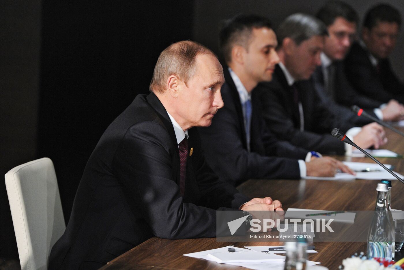 Vladimir Putin takes part in G20 summit in Turkey