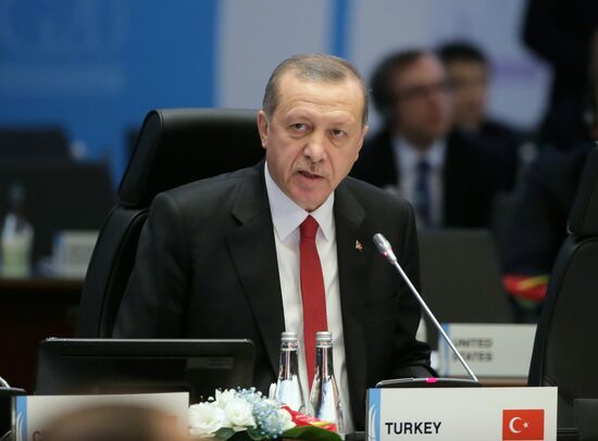 Vladimir Putin takes part in G20 summit in Turkey