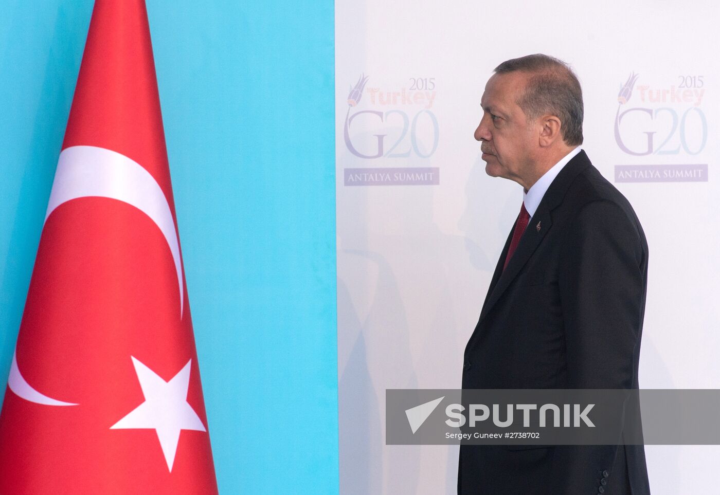 Vladimir Putin takes part in G20 summit in Turkey
