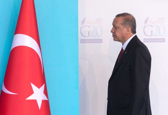 Vladimir Putin takes part in G20 summit in Turkey