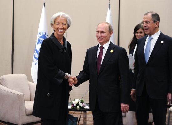 Vladimir Putin takes part in G20 summit in Turkey