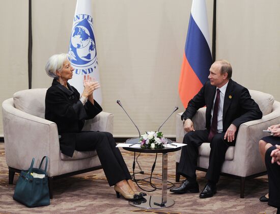 Vladimir Putin takes part in G20 summit in Turkey
