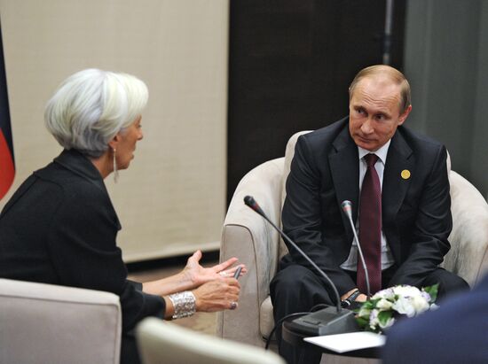 Vladimir Putin takes part in G20 summit in Turkey