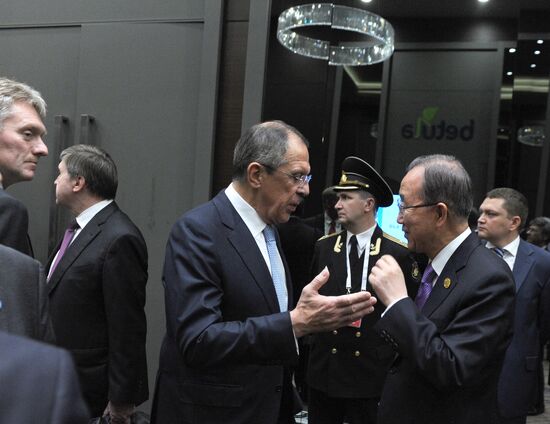 Vladimir Putin takes part in G20 summit in Turkey