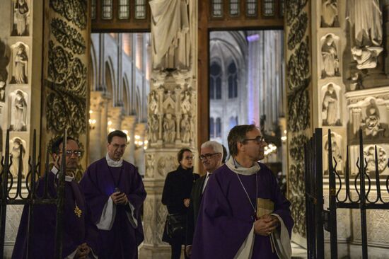 Special Mass for terrorist attack victims held in Cathedral of Notre-Dame