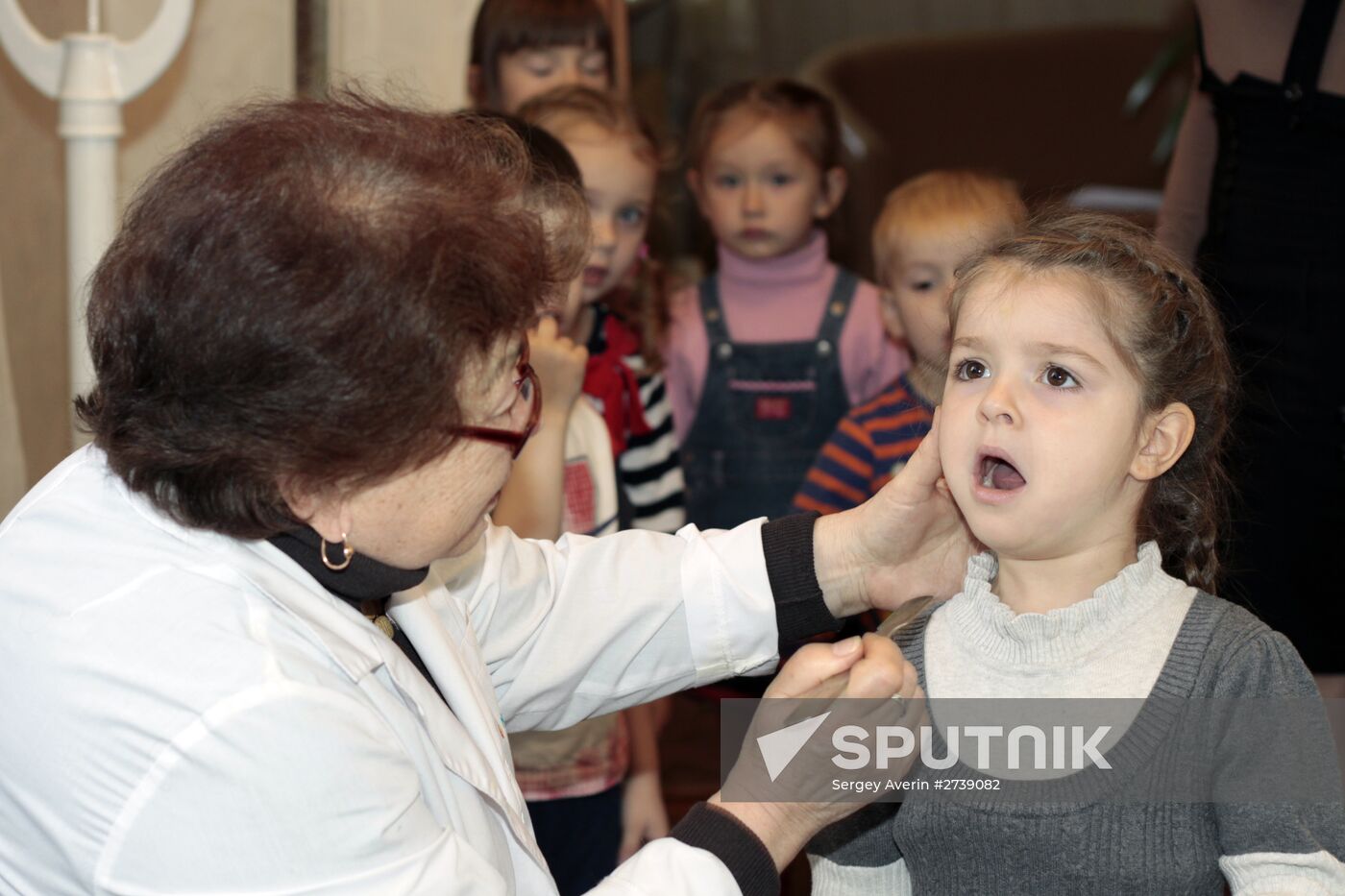 Children vaccinated in Donetsk against polio