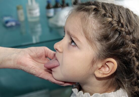 Children vaccinated in Donetsk against polio