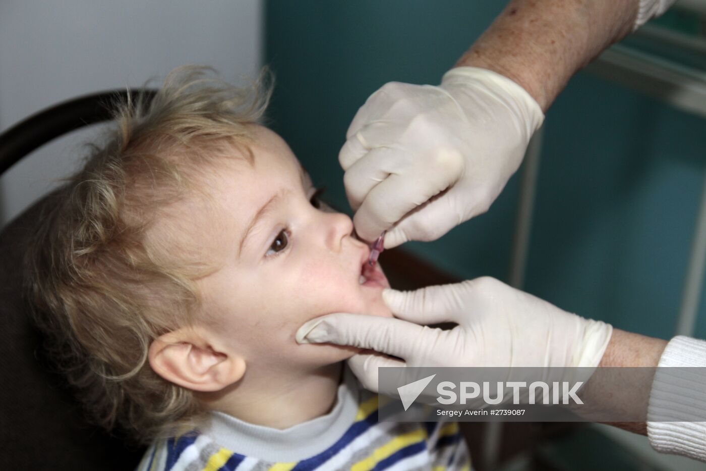 Children vaccinated in Donetsk against polio