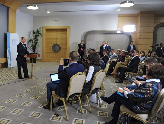 Russian President Vladimir Putin participates in G20 summit in Turkey