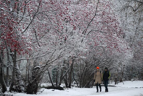 People on a Novosibirsk street.