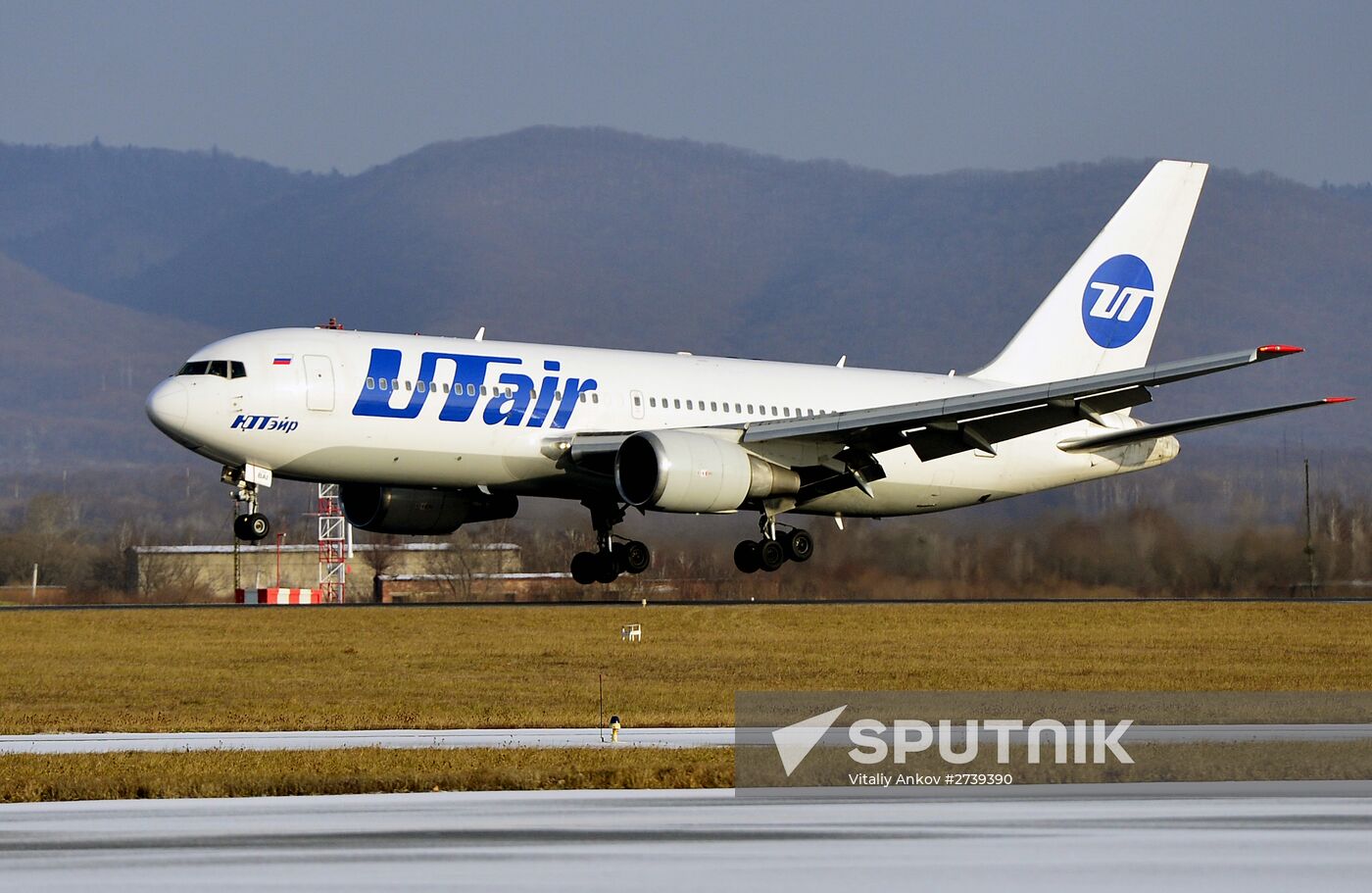 UTair airline's first flight on the Vladivostok-Moscow route