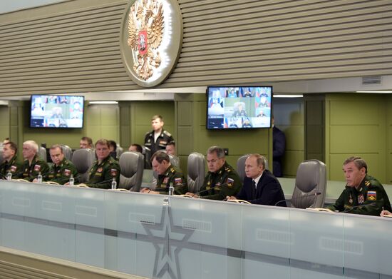 President Vladimir Putin tours National Defense Management Center