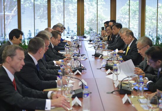 Prime Minister Dmitry Medvedev participates in APEC Leaders' Week in the Philippines